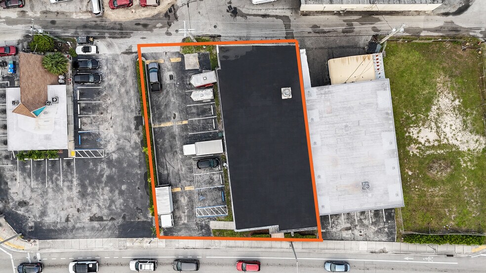 More Photos Of 4378 N Dixie Hwy, Oakland Park Warehouse For Sale