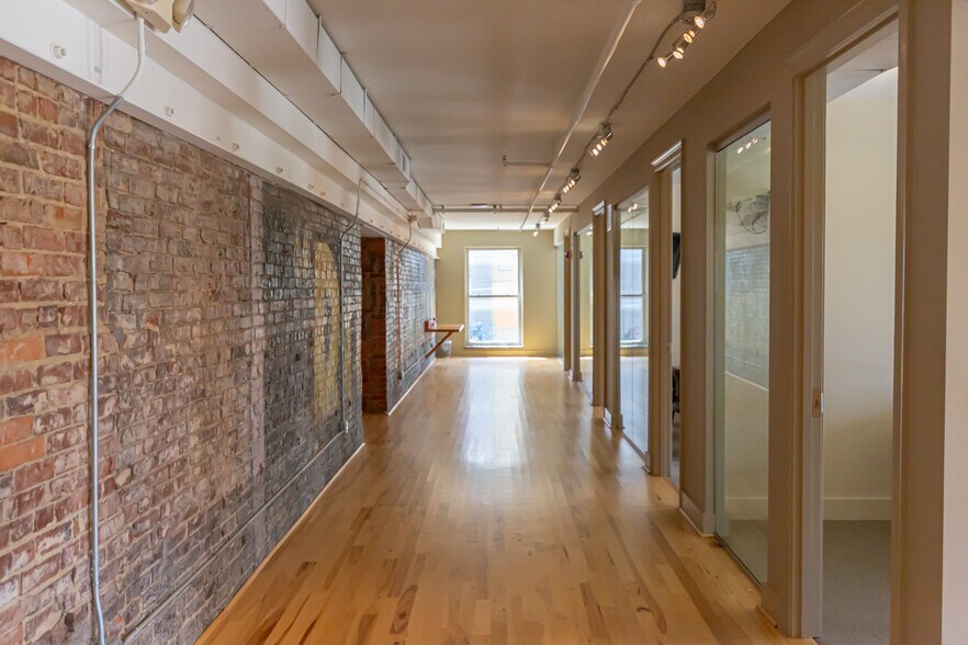 More Photos Of 25 E Main St, Chattanooga Office Residential For Sale