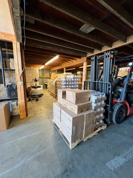 More Photos Of 2715 E Vineyard Ave, Oxnard Warehouse For Lease