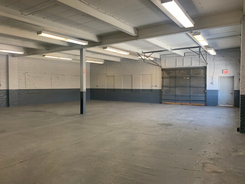 More Photos Of 1708 Boone Ave, Bronx Warehouse For Lease