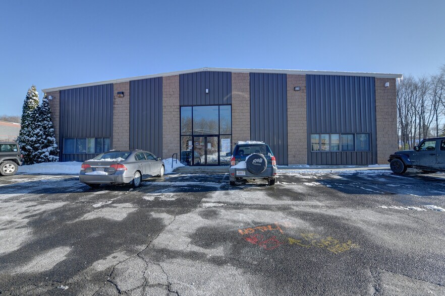 More Photos Of 4 Federico Dr, Pittsfield Office For Sale