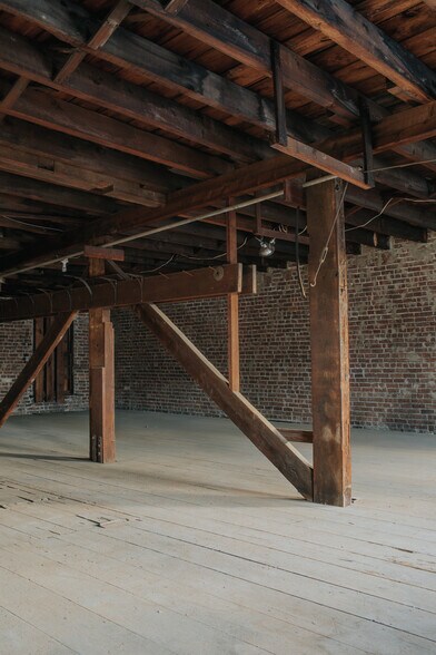 More Photos Of 32 Chambers St, Newburgh Light Manufacturing For Sale