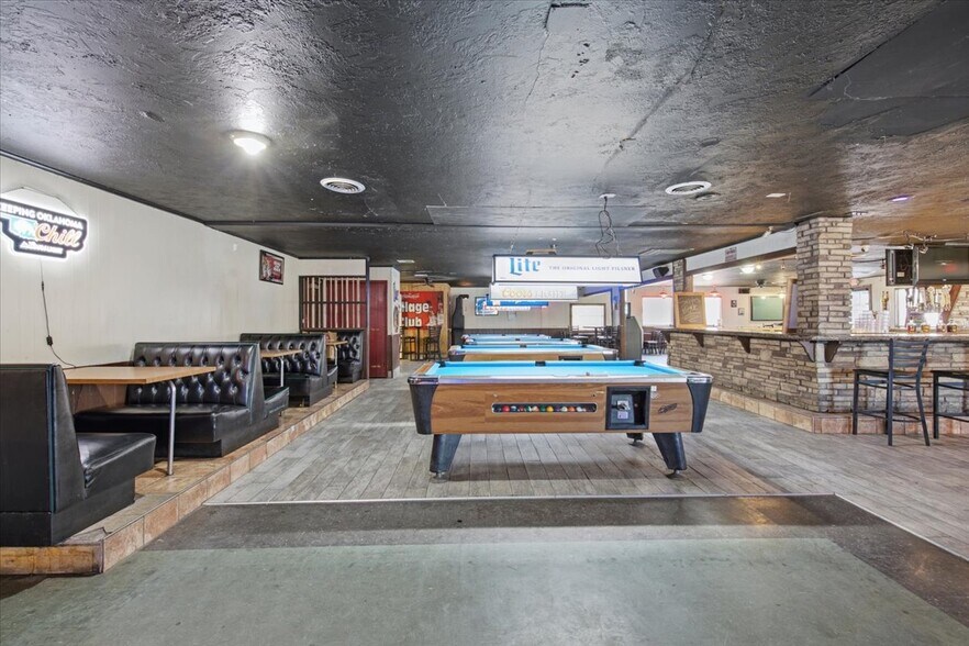 More Photos Of 1131 Cradduck Rd, Ada Bar For Sale
