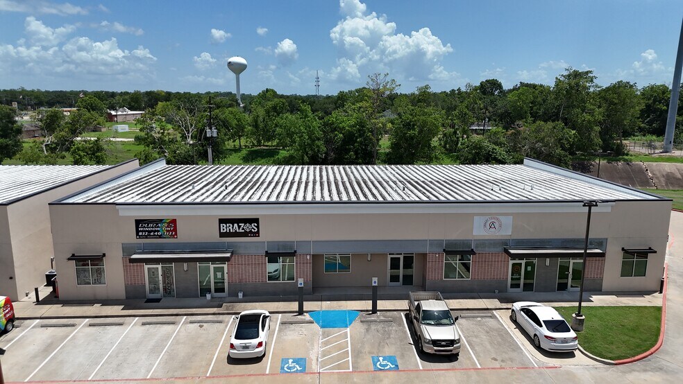 Primary Photo Of 1517 FM 359 Rd, Richmond Flex For Lease