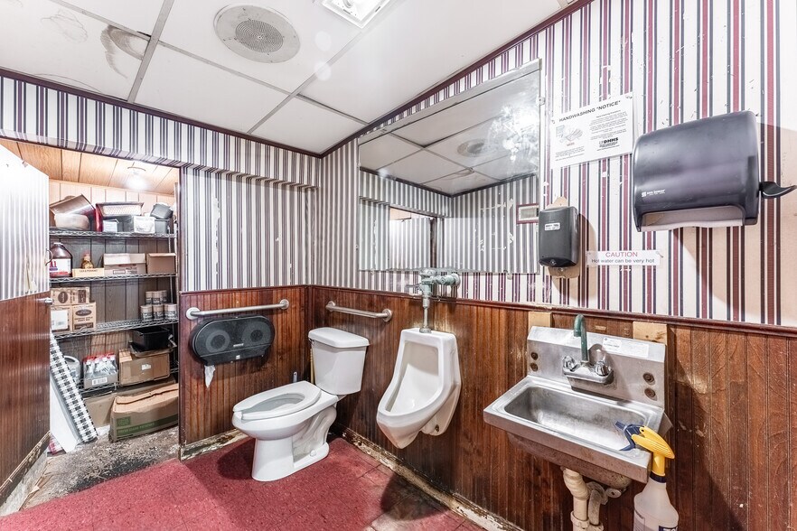 More Photos Of 316 W Dickson St, Fayetteville Restaurant For Sale