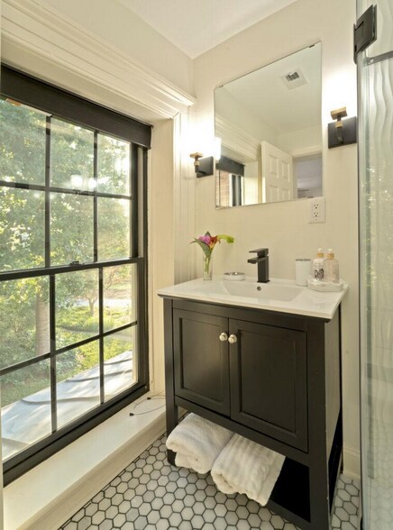 More Photos Of 294 Freshwater Cove Ln, Lovingston Hospitality For Sale