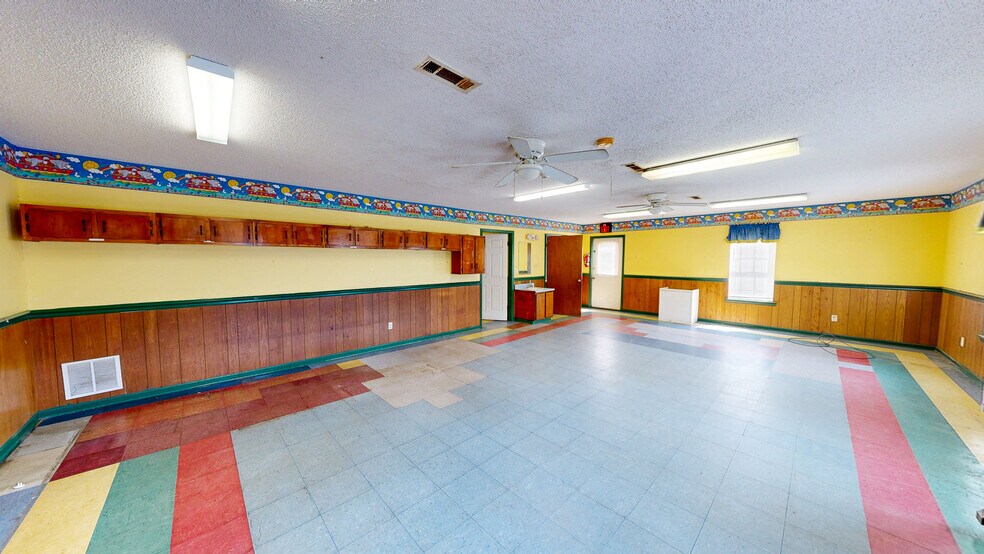 More Photos Of 104 N Herring St, Dothan Office For Sale