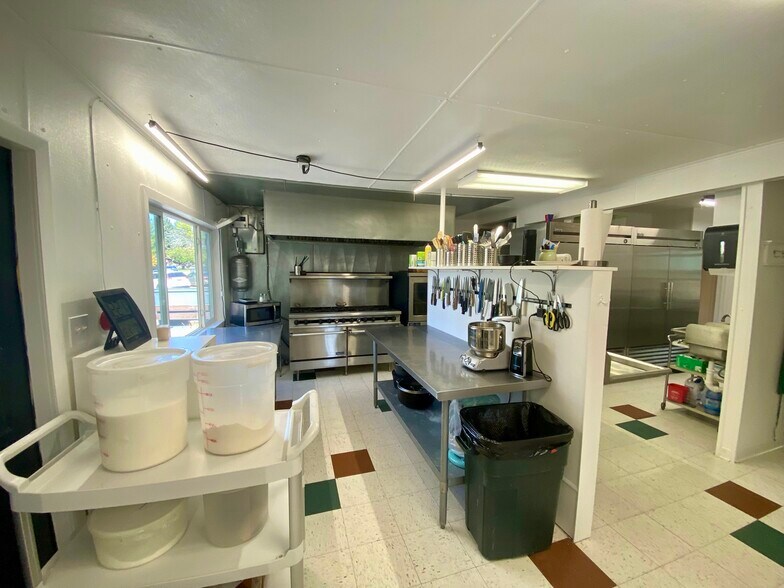 More Photos Of 730 Granite Ave, Shelby Specialty For Sale