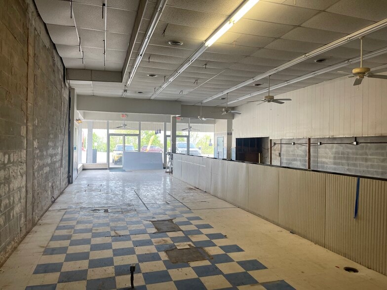 More Photos Of 4250-4332 Sunset Blvd, Steubenville Unknown For Lease