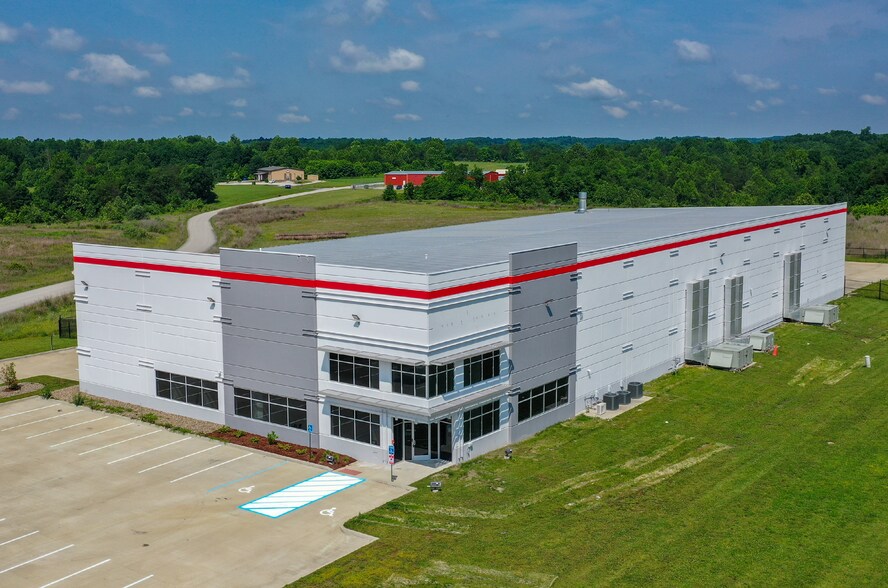 Primary Photo Of 998 Eastpark Dr, Grayson Warehouse For Sale