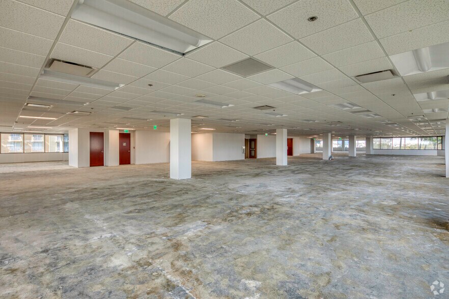 More Photos Of 4350 W Cypress St, Tampa Unknown For Lease