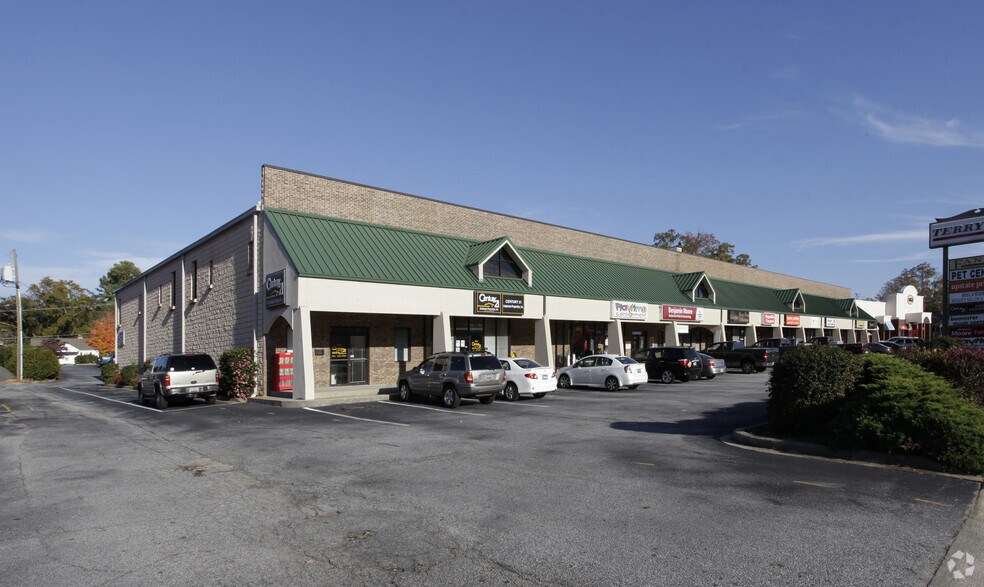 More Photos Of 2508 N Main St, Anderson General Retail For Lease