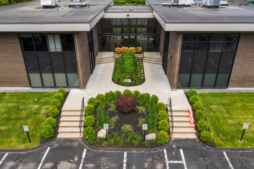 More Photos Of 154 Wells Ave, Newton Office For Lease