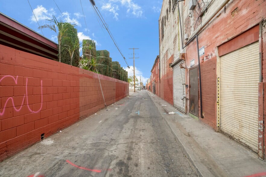 More Photos Of 4709-4711 E Whittier Blvd, Los Angeles Storefront Retail Office For Sale