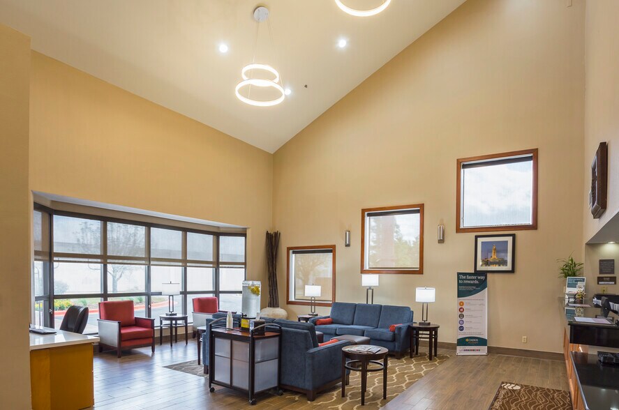 More Photos Of 4924 Constitution Ave, Baton Rouge Hotel For Sale