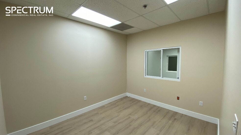 More Photos Of 26340 Diamond Pl, Santa Clarita Light Distribution For Lease