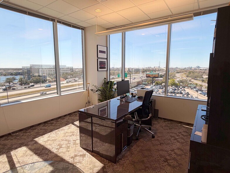 More Photos Of 4901 Vineland Rd, Orlando Office For Lease