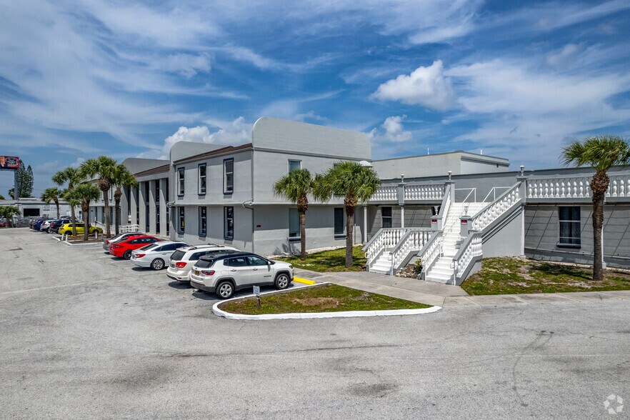 More Photos Of 4711 34th St N, Saint Petersburg Light Manufacturing For Sale