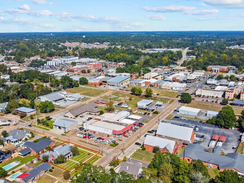 More Photos Of 302 W College St, Enterprise Flex For Sale