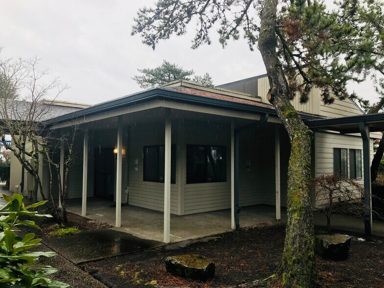 More Photos Of 17175 SW Tualatin Valley Hwy, Beaverton Office For Lease