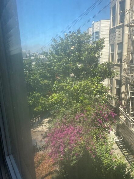 More Photos Of 1626-1630 Union St, San Francisco Medical For Sale