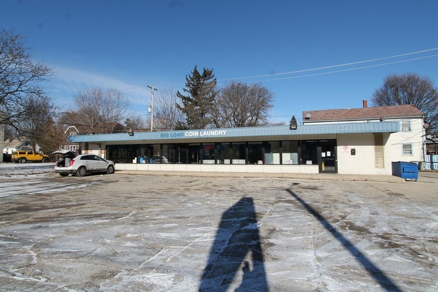 More Photos Of 312 W Keefe Ave, Milwaukee General Retail For Sale