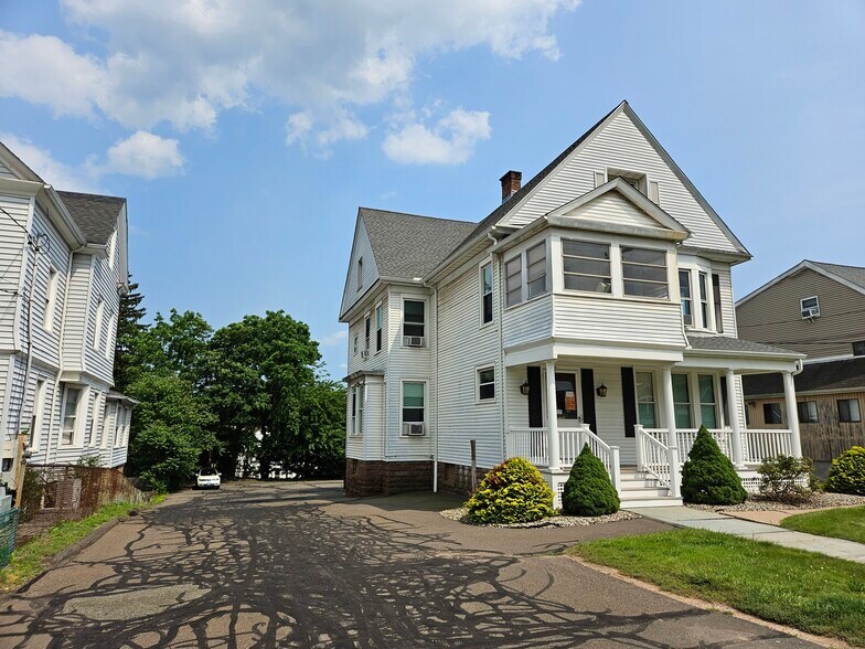 More Photos Of 198 S Main St, Middletown Storefront Retail Office For Sale