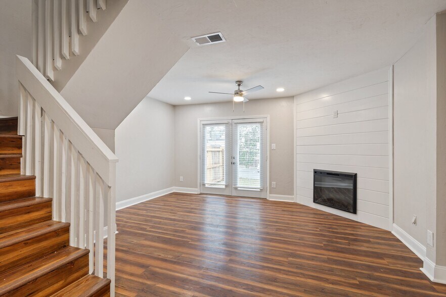 More Photos Of 1407 Mccauley, Tallahassee Apartments For Sale