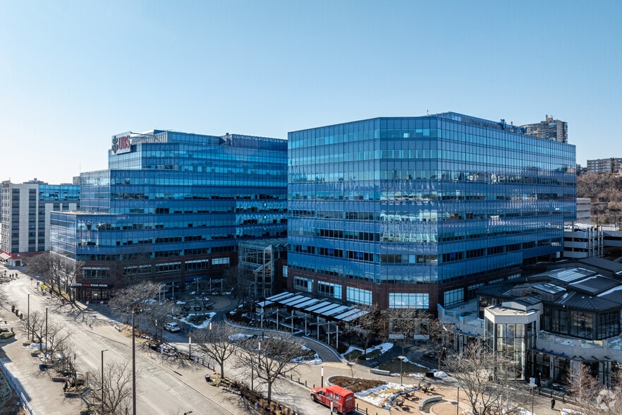 More Photos Of 1000 Harbor Blvd, Weehawken Office For Lease