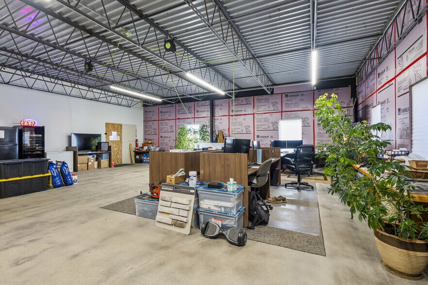 More Photos Of 2104 International Ln, Madison Light Distribution For Sale