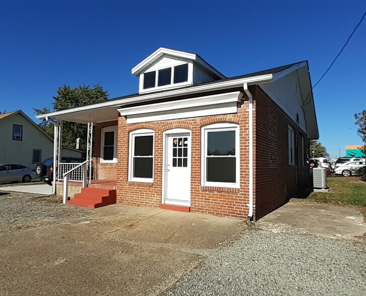 More Photos Of 4114 Dill Rd, Richmond Storefront Retail Office For Sale