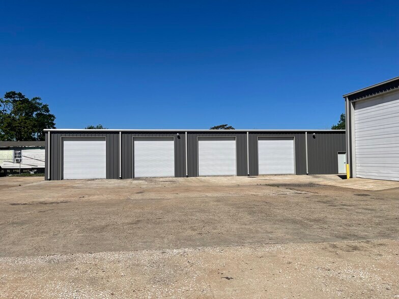More Photos Of 1222 Frankie St, Houston Warehouse For Lease