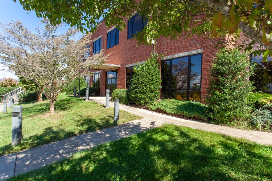 More Photos Of 14 One Center Ct, Franklin Medical For Sale