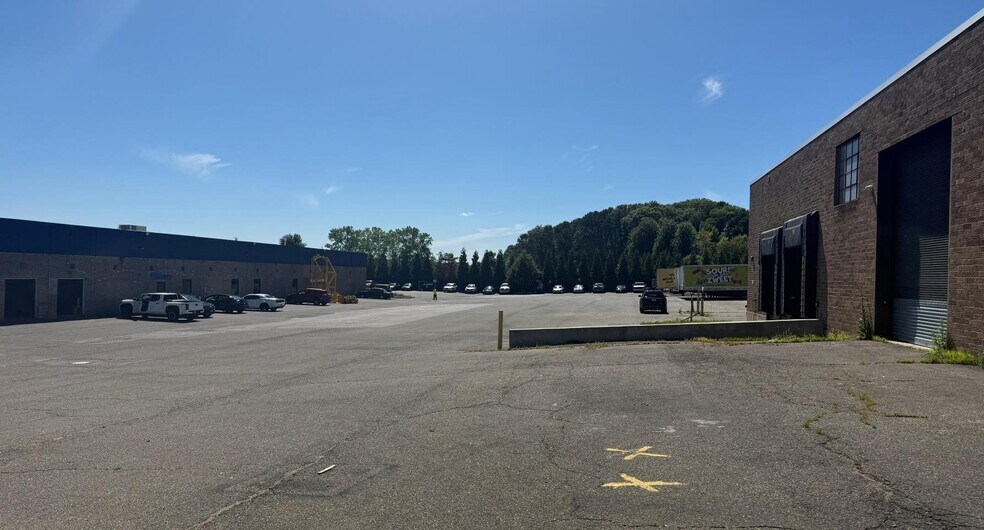 More Photos Of 45 Gilpin Ave, Hauppauge Unknown For Lease