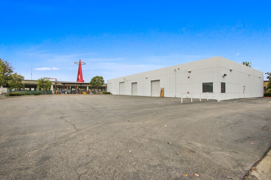 More Photos Of 746 N Eckhoff St, Orange Warehouse For Sale