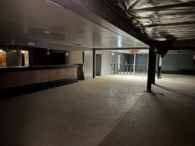 More Photos Of 2435 S K St, Tulare Bar For Sale