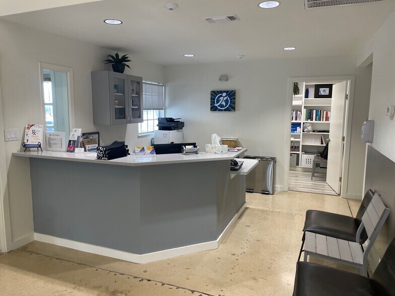 More Photos Of 17006 San Pedro Ave, San Antonio Medical For Lease