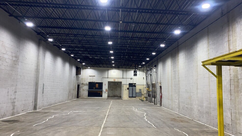 More Photos Of 164-168 Manchester pl, Newark Distribution For Sale