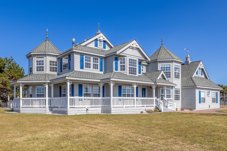 More Photos Of 19351 Del Mar Dr, Fort Bragg Specialty For Sale
