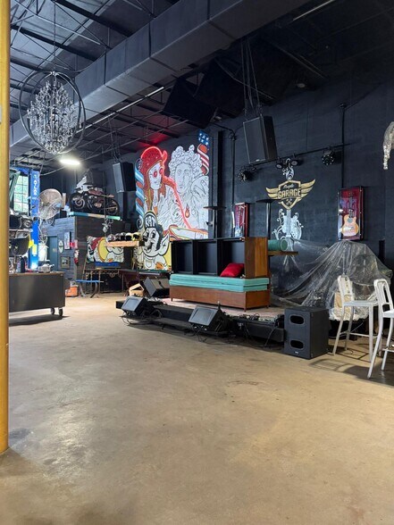 More Photos Of 310 NW 71st St, Miami Warehouse For Sale