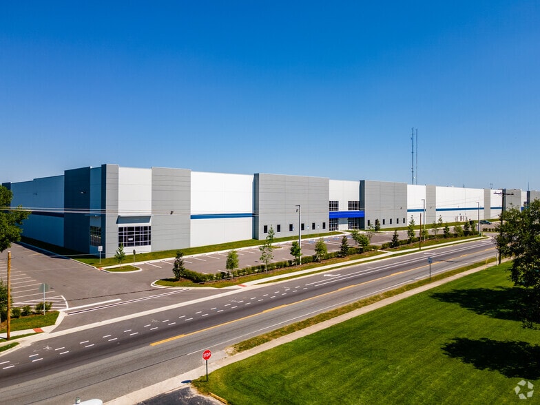 More Photos Of 6337 County Road 579, Seffner Distribution For Lease