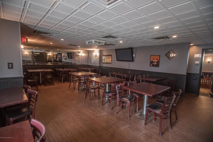 More Photos Of 524 Court St, Scranton General Retail For Sale