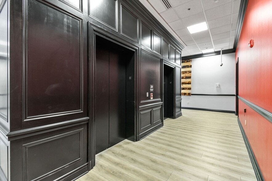 More Photos Of 701 Park of Commerce Blvd, Boca Raton Light Distribution For Lease
