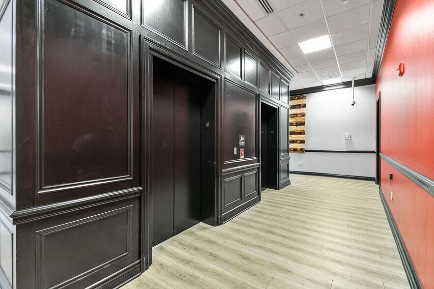 More Photos Of 701 Park of Commerce Blvd, Boca Raton Light Distribution For Lease