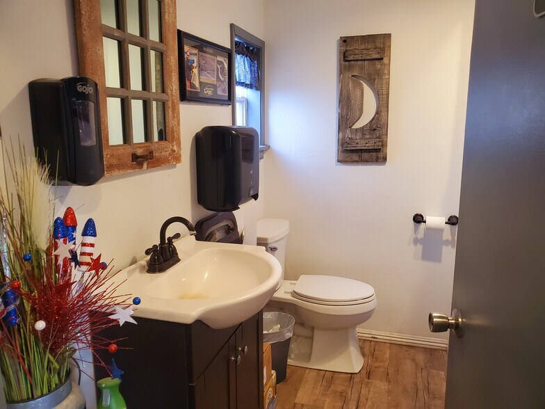 More Photos Of 8899 Beekley Rd, Phelan Auto Repair For Sale