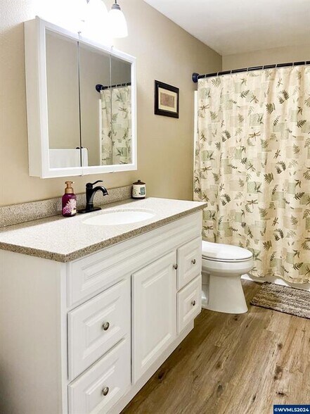 More Photos Of 179 S Mill St, Sumpter Hotel For Sale