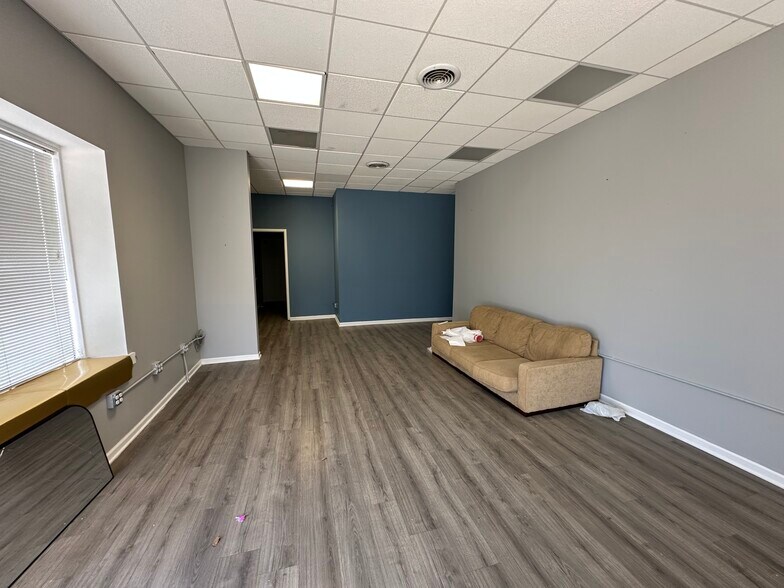 More Photos Of 4519-4523 N Milwaukee Ave, Chicago Apartments For Lease