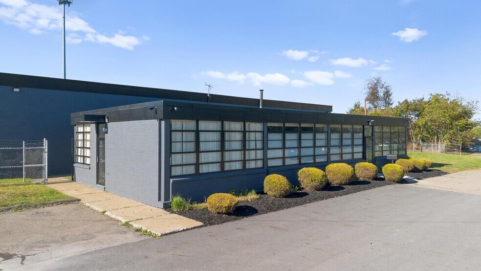 More Photos Of 325 Bridge St, Old Forge Manufacturing For Lease