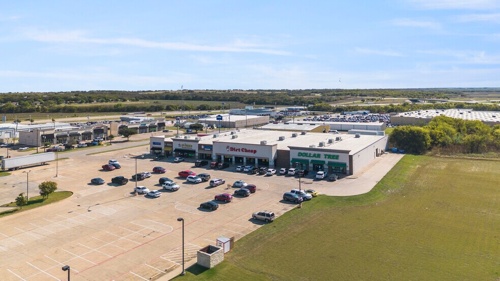 More Photos Of 1320 Corsicana Hwy, Hillsboro General Retail For Lease