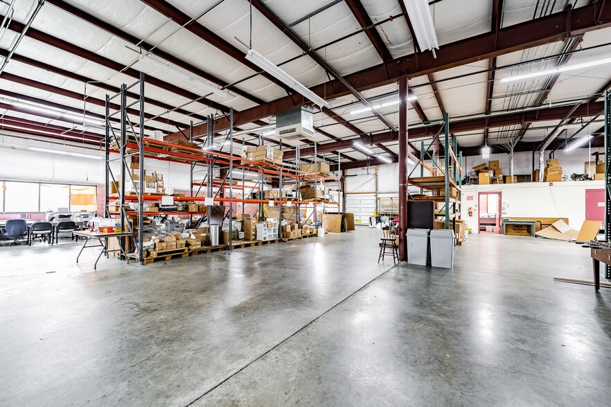 More Photos Of 1094 Suffield St, Agawam Light Manufacturing For Sale